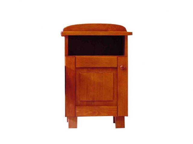 Kristóf pácolt bükk éjjeliszekrény Kristóf pácolt bükk éjjeliszekrény, Kategória:Komódok és éjjeliszekrények, Szélesség:40cm Hosszúság:31cm Magasság:56cm