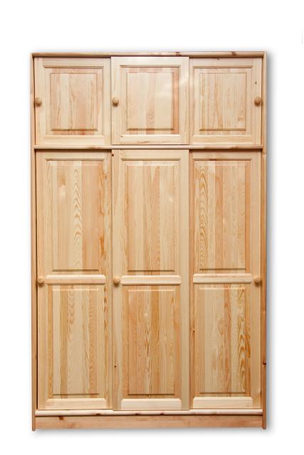 3 tolóajtós válaszfalas szekrény, Kategória:Fenyő szekrények, Szélesség:135cm Hosszúság:61cm Magasság:215cm